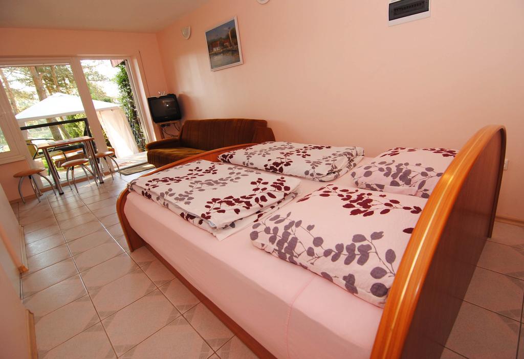 נידה Guesthouse "Nakvyne Pas Zveja" Purvynes Street מראה חיצוני תמונה